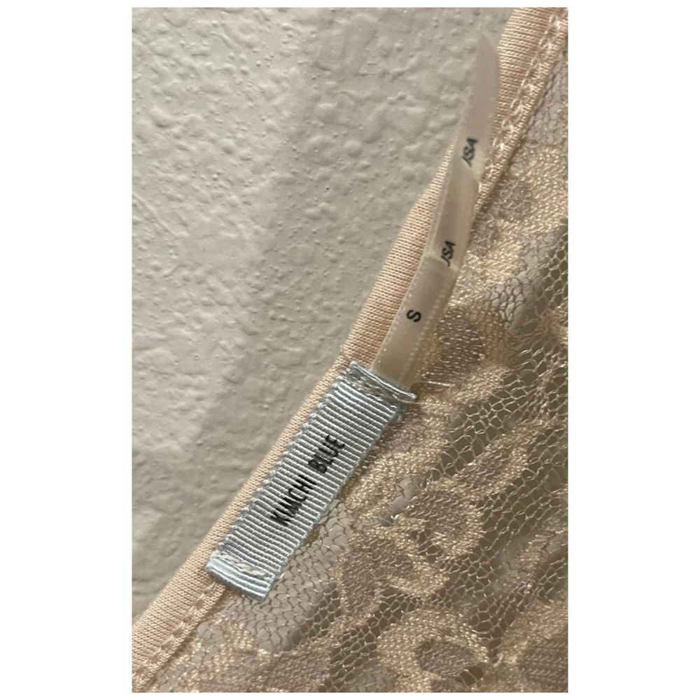 KIMCHI BLUE Lace V-Neck Short Sleeve Beige Top - Picture 2 of 5